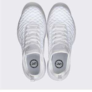 Athletic Propulsion Labs Women's TechLoom Phantom
White size 8.5